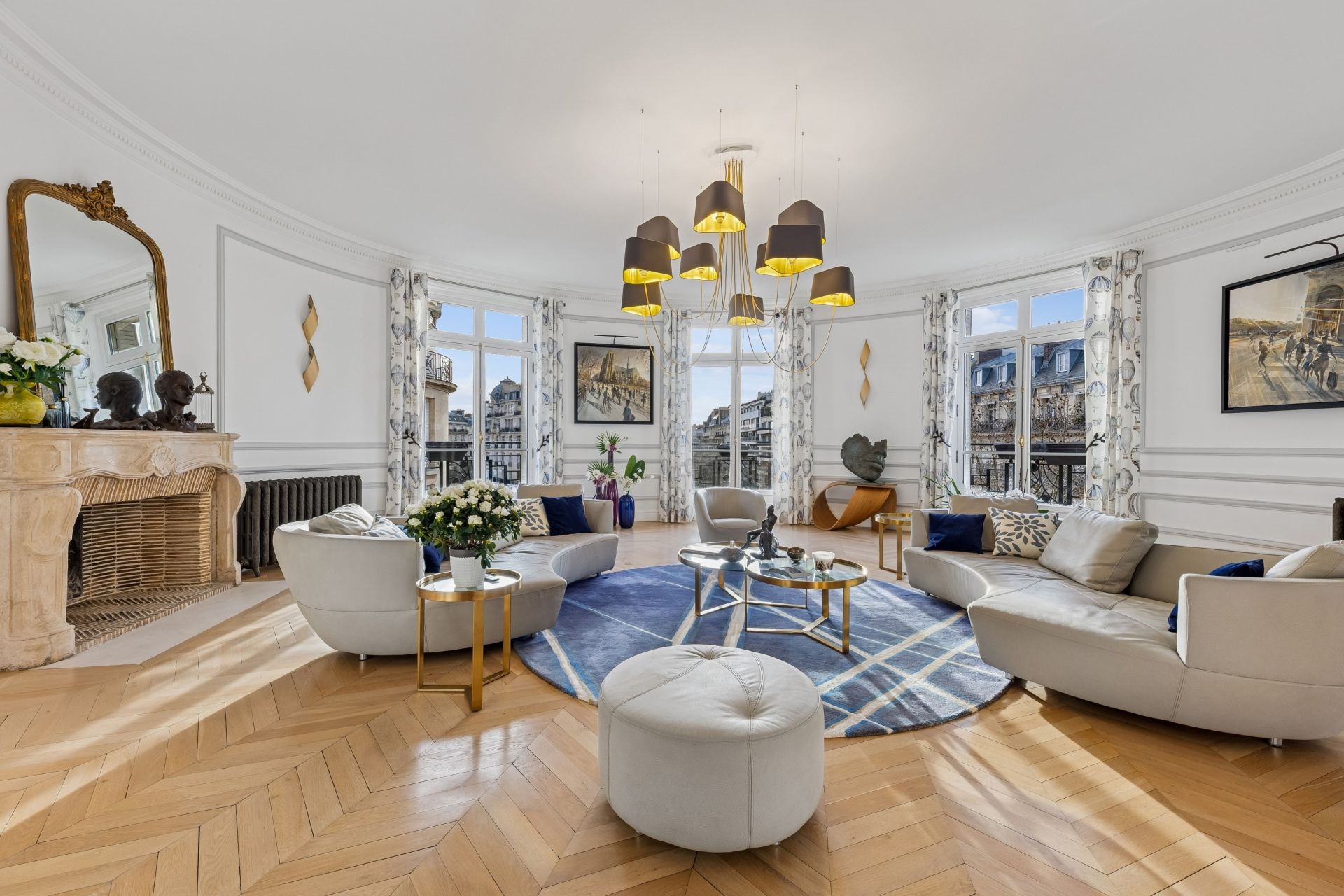 luxury apartment 7 Rooms for sale on PARIS (75116)