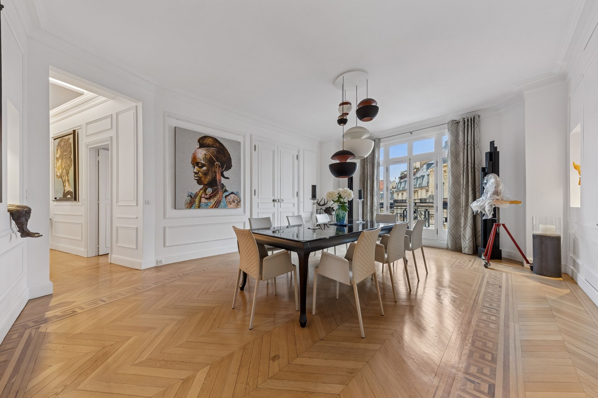 luxury apartment 7 Rooms for sale on PARIS (75116)