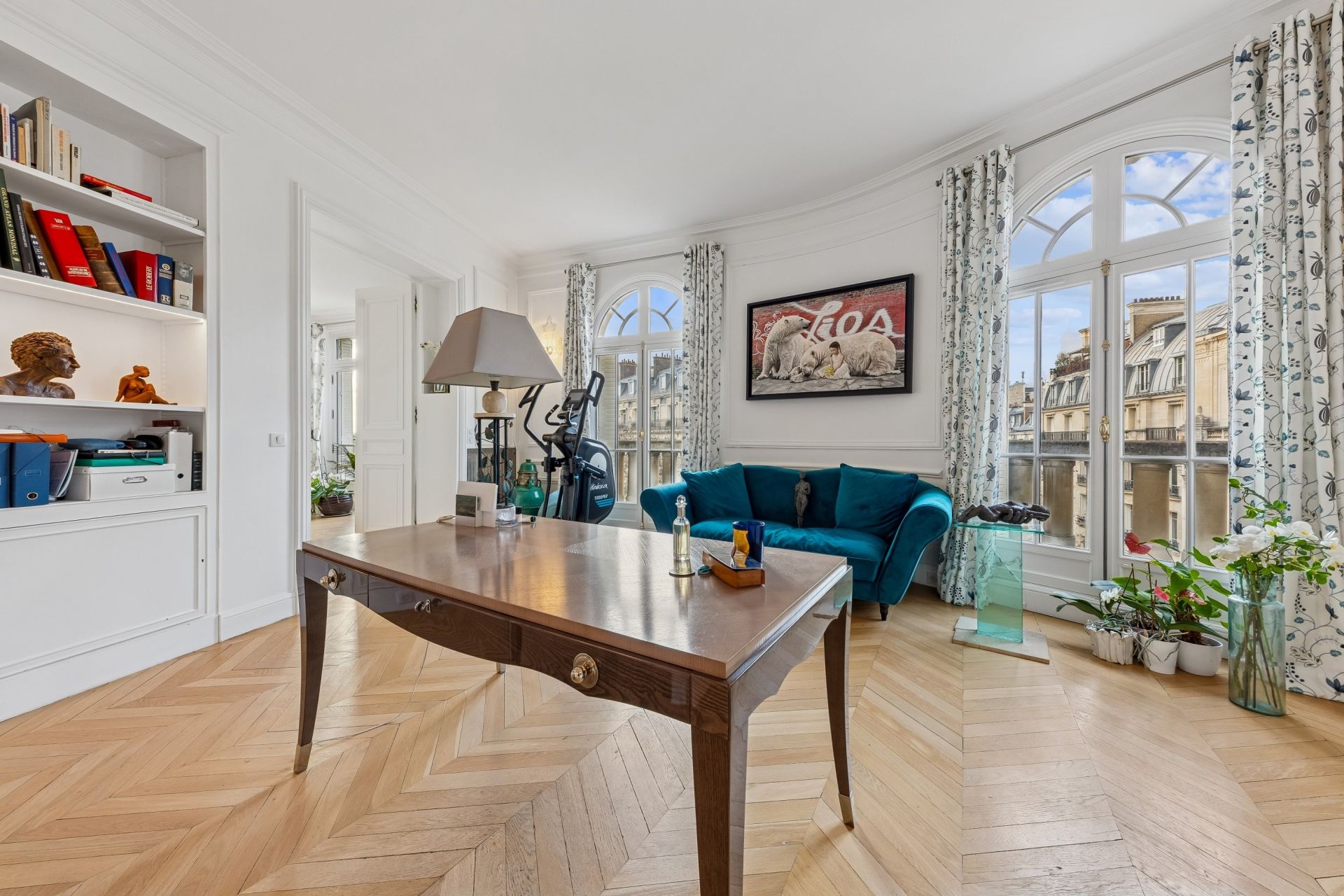 luxury apartment 7 Rooms for sale on PARIS (75116)