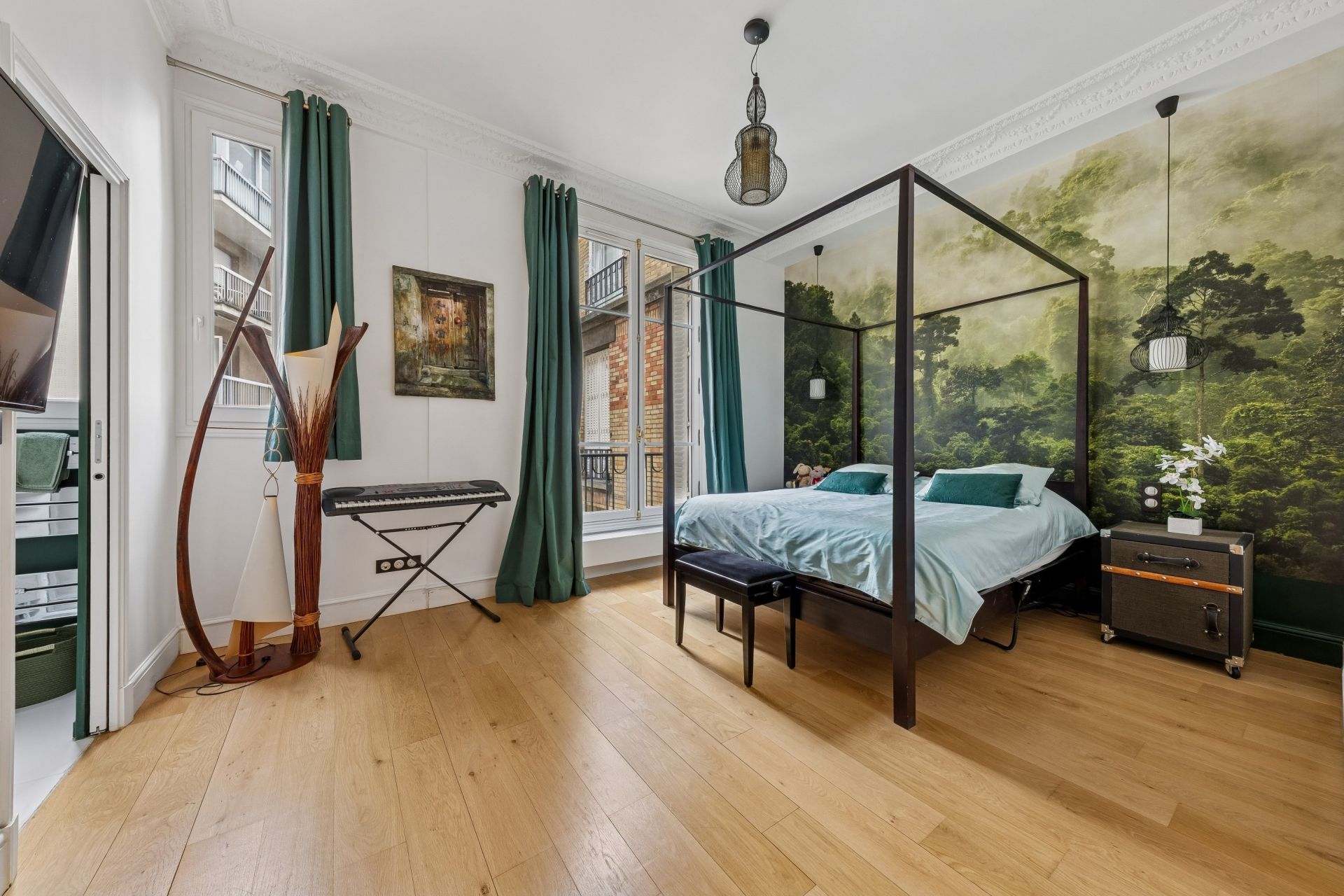 luxury apartment 7 Rooms for sale on PARIS (75116)