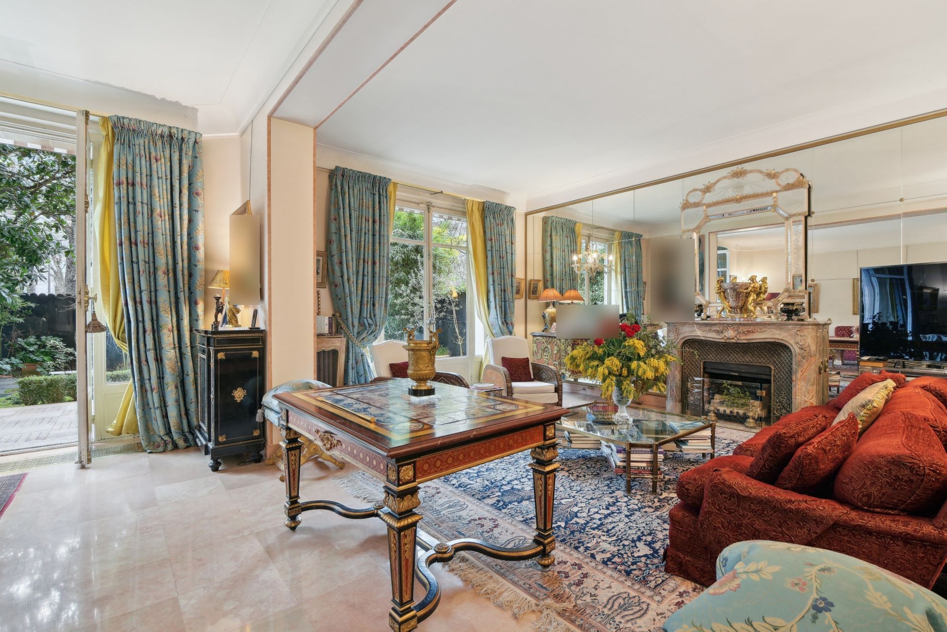 luxury apartment 6 Rooms for sale on PARIS (75016)