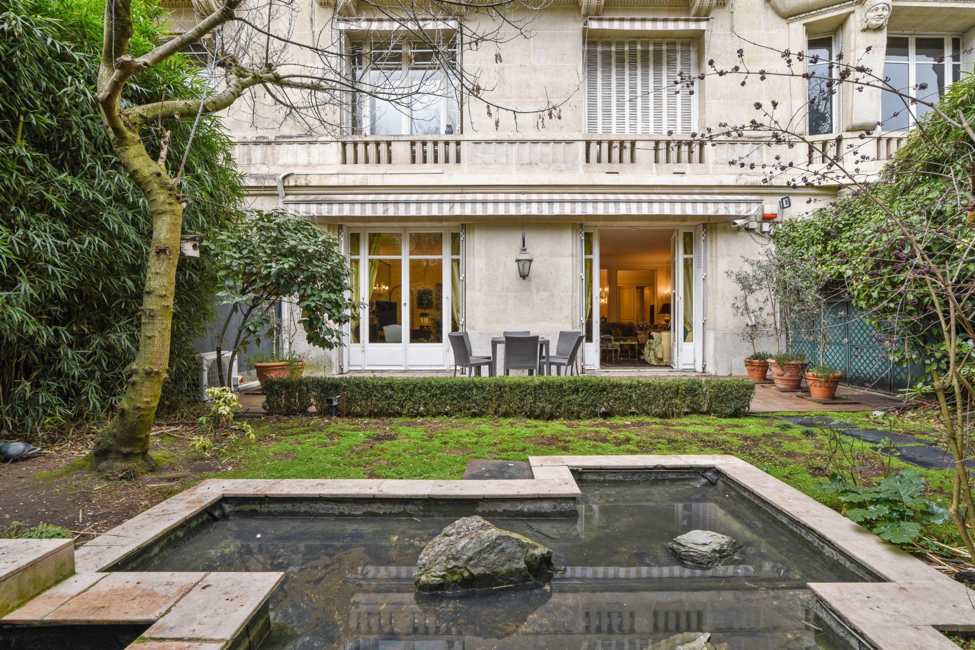 luxury apartment 6 Rooms for sale on PARIS (75016)