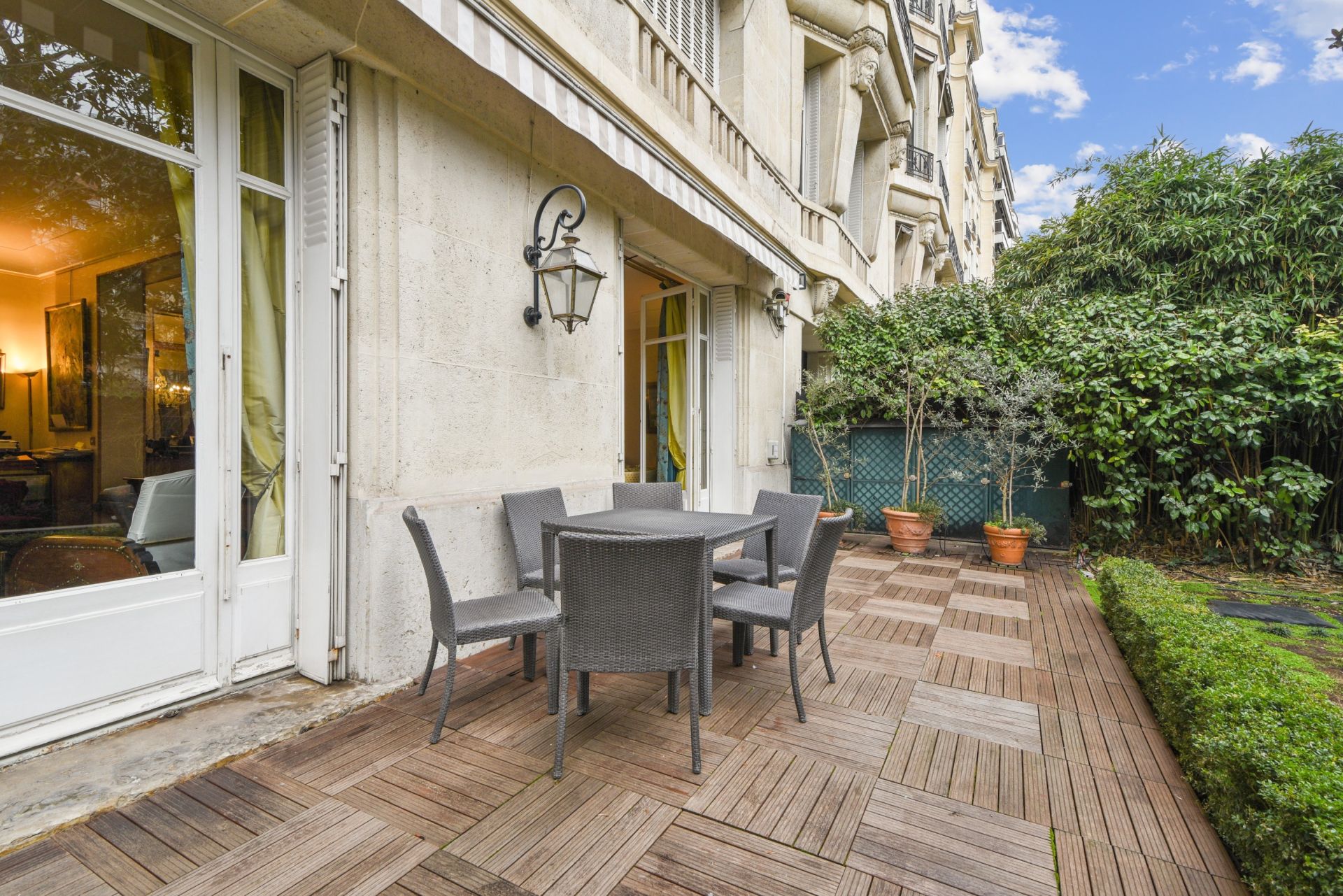 luxury apartment 6 Rooms for sale on PARIS (75016)