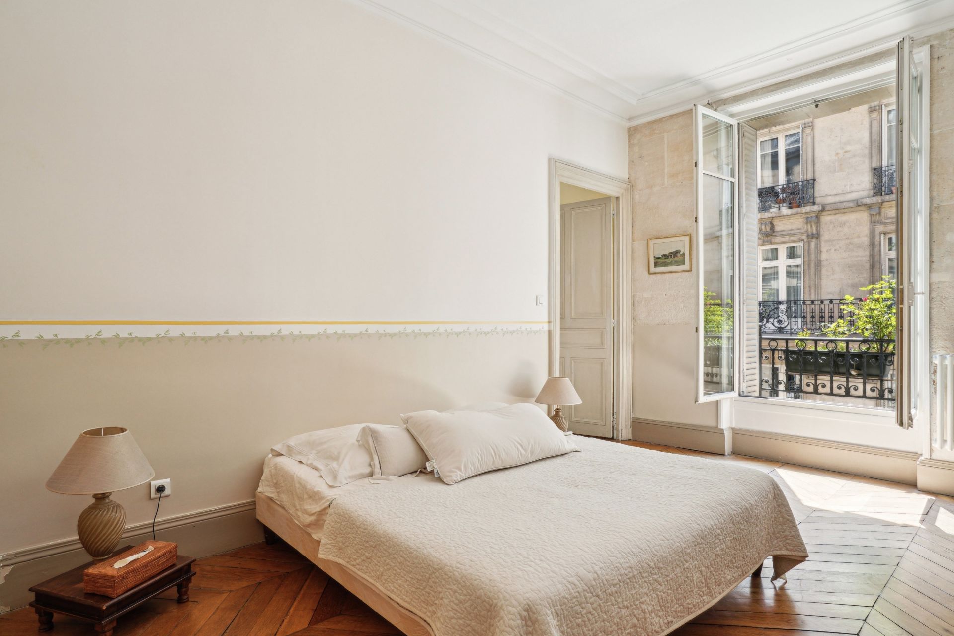 luxury apartment 5 Rooms for sale on PARIS (75006)