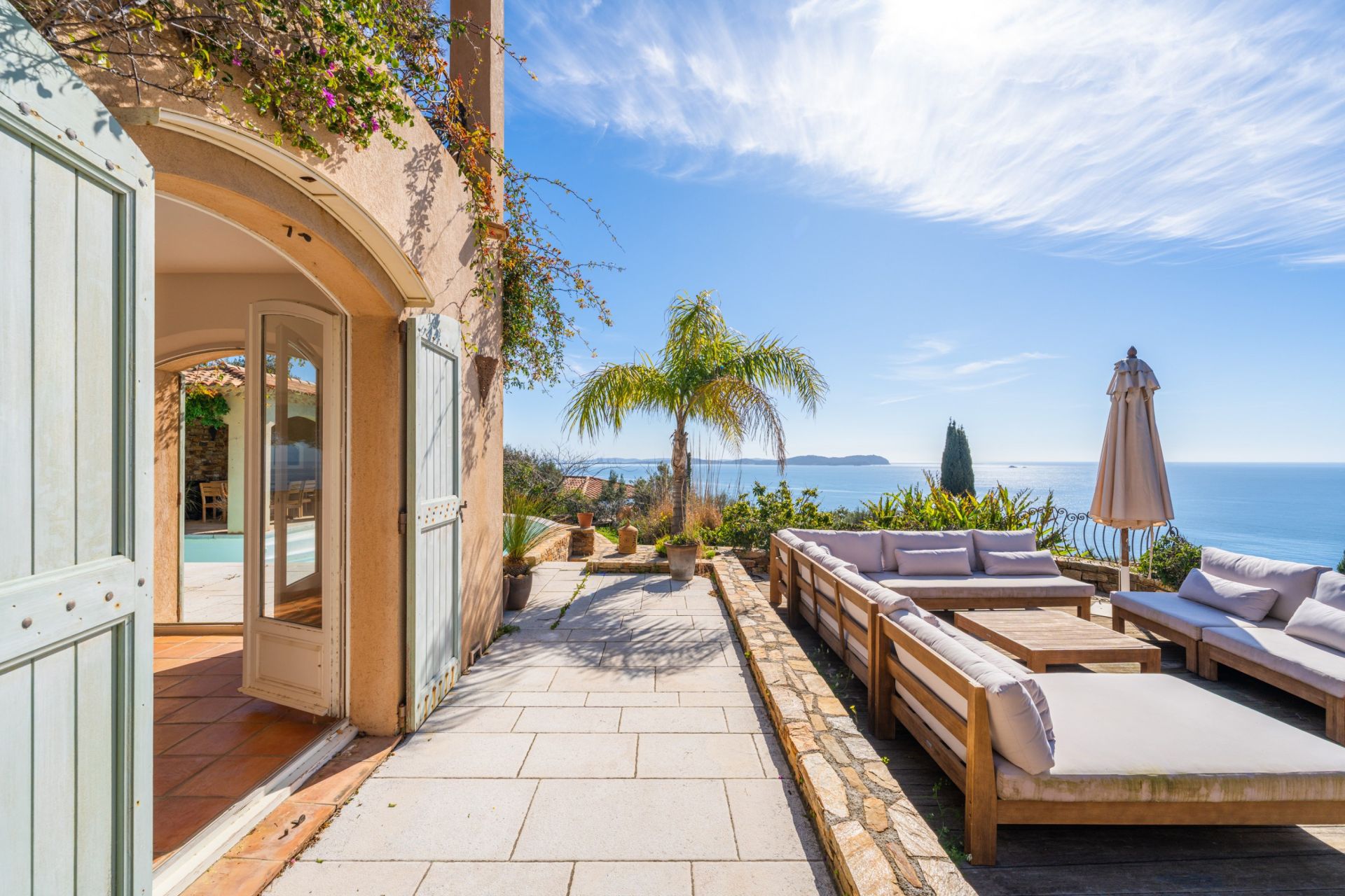 maison de luxe 6 Pièces en vente sur CARQUEIRANNE (83320)