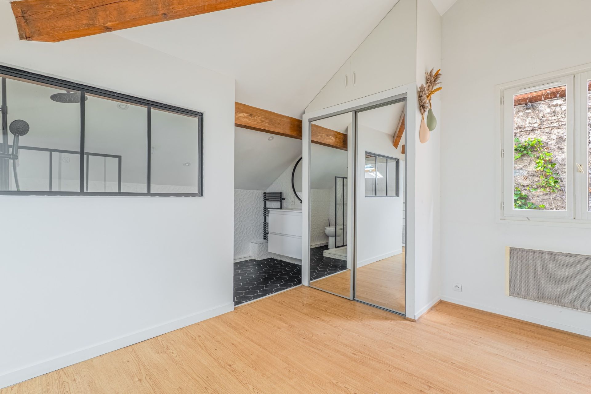 luxury house 3 Rooms for sale on LYON (69001)