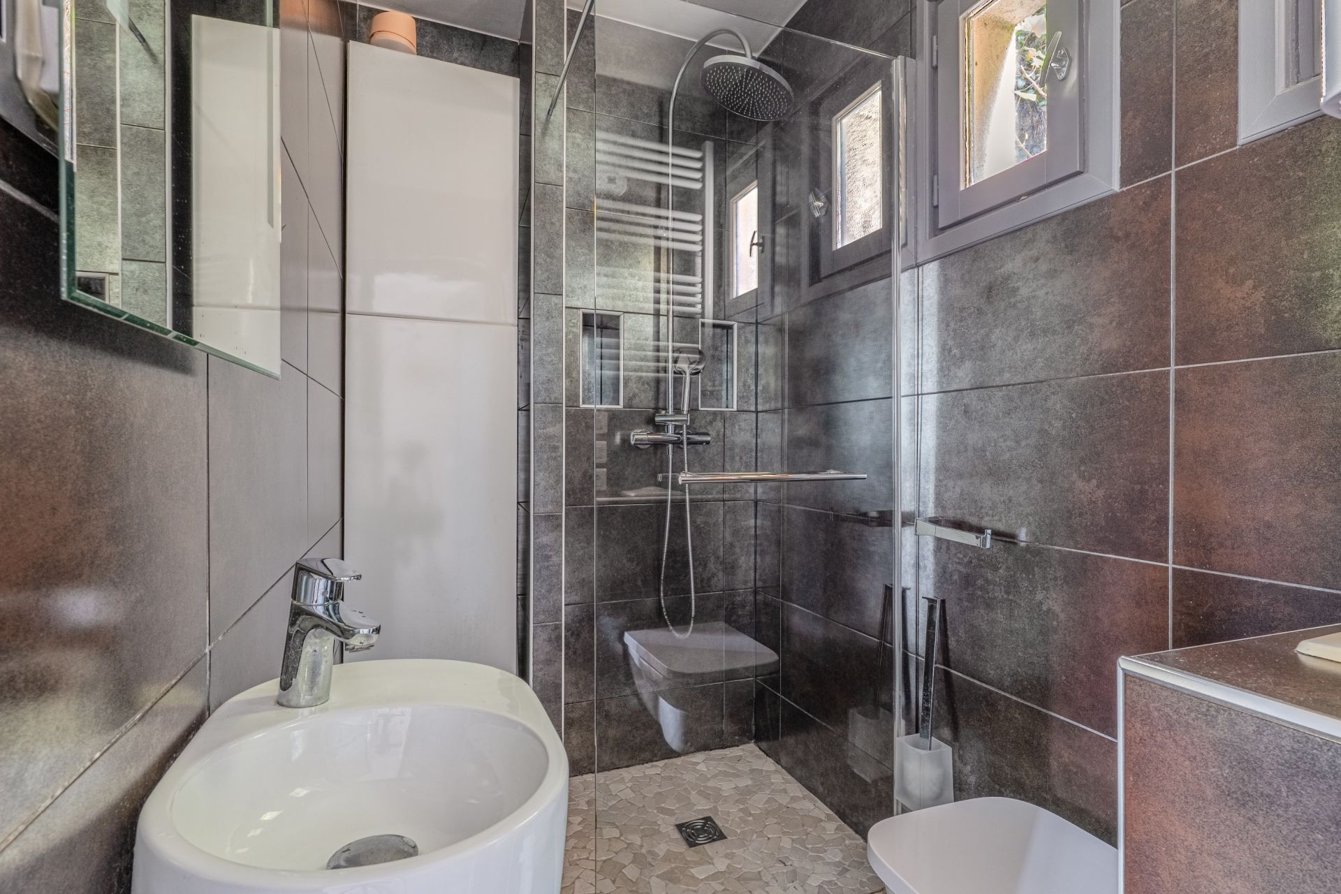 luxury house 3 Rooms for sale on LYON (69001)