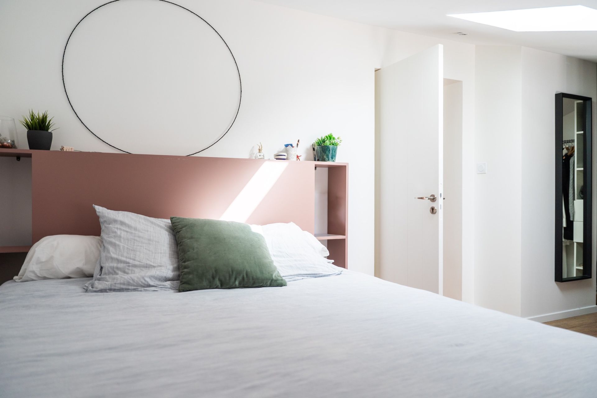 luxury apartment 5 Rooms for sale on LA ROCHELLE (17000)