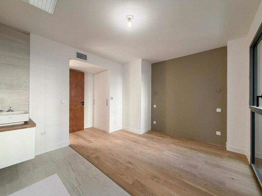 luxury apartment 4 Rooms for sale on MONTPELLIER (34090)