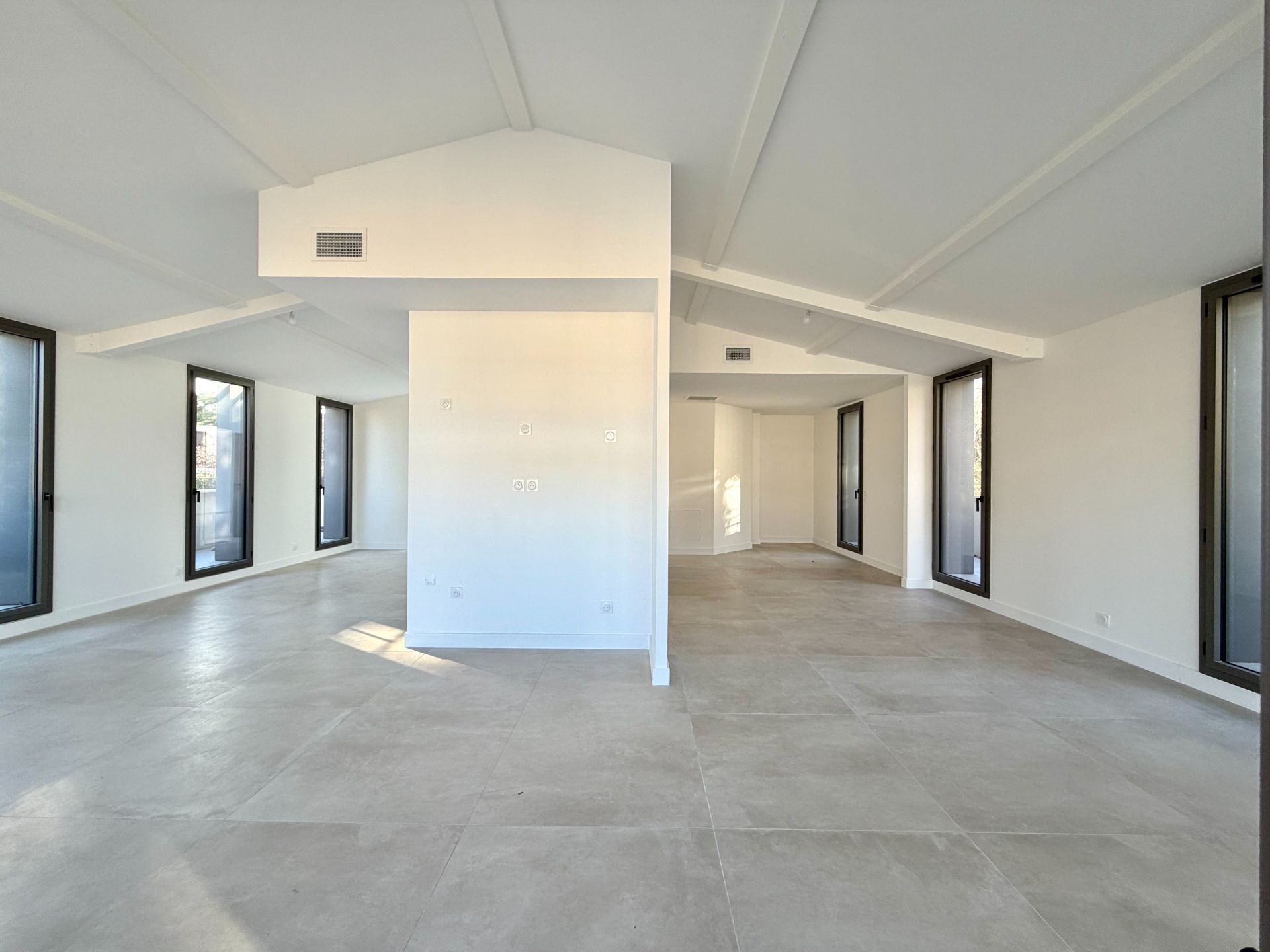 luxury apartment 7 Rooms for sale on MONTPELLIER (34090)