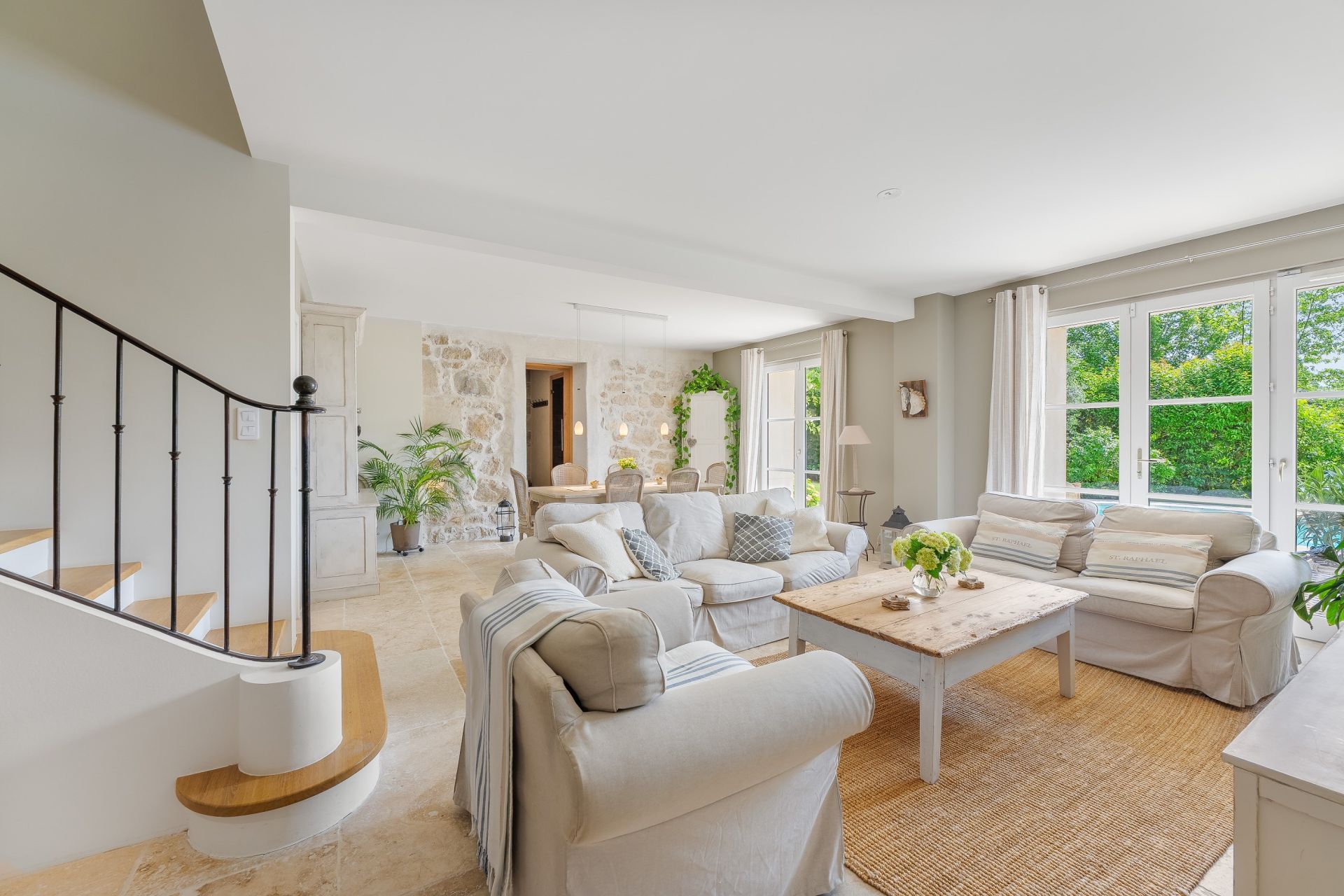 maison de luxe 10 Pièces en vente sur CHEVRY (01170)