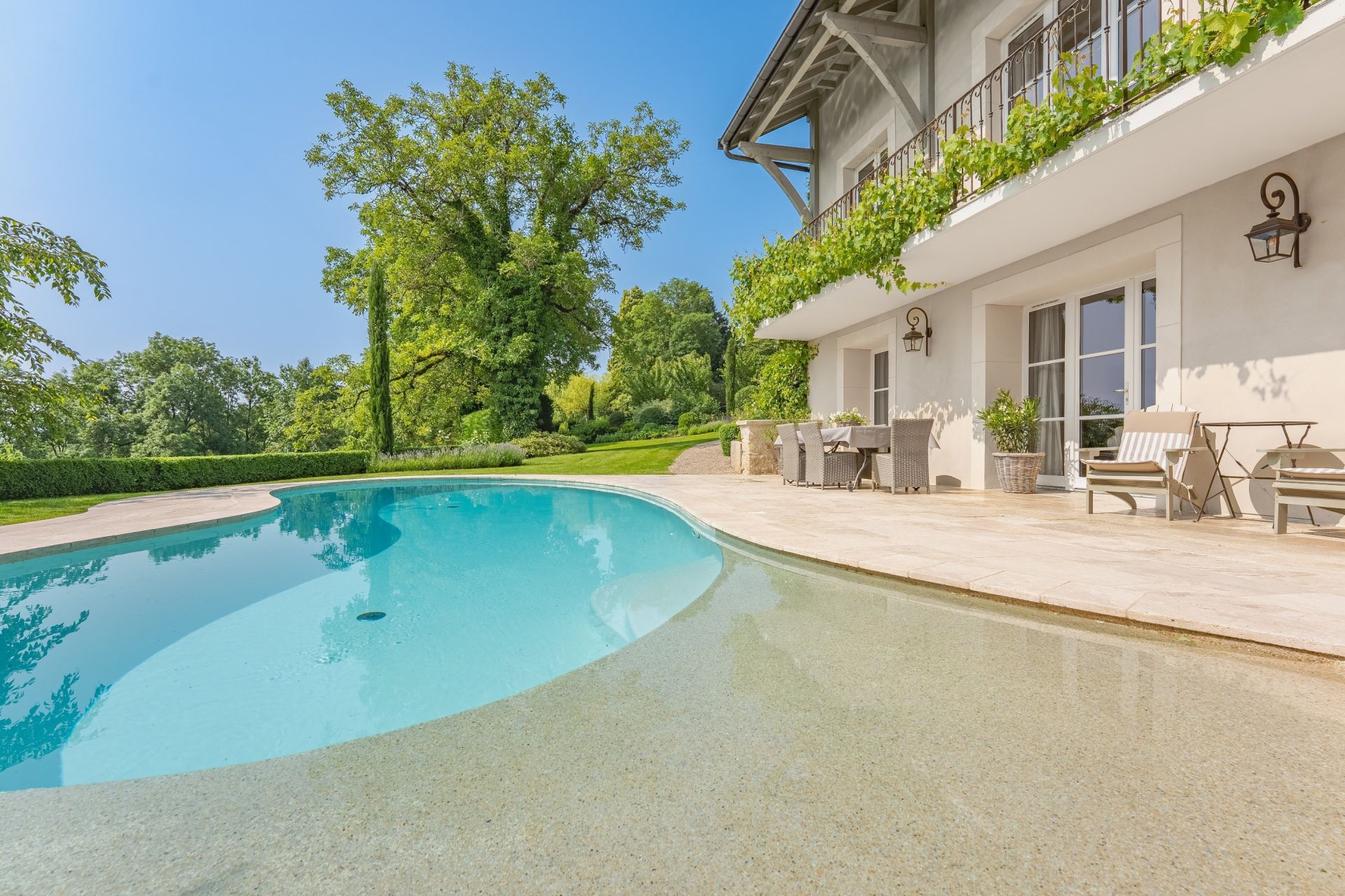 maison de luxe 10 Pièces en vente sur CHEVRY (01170)