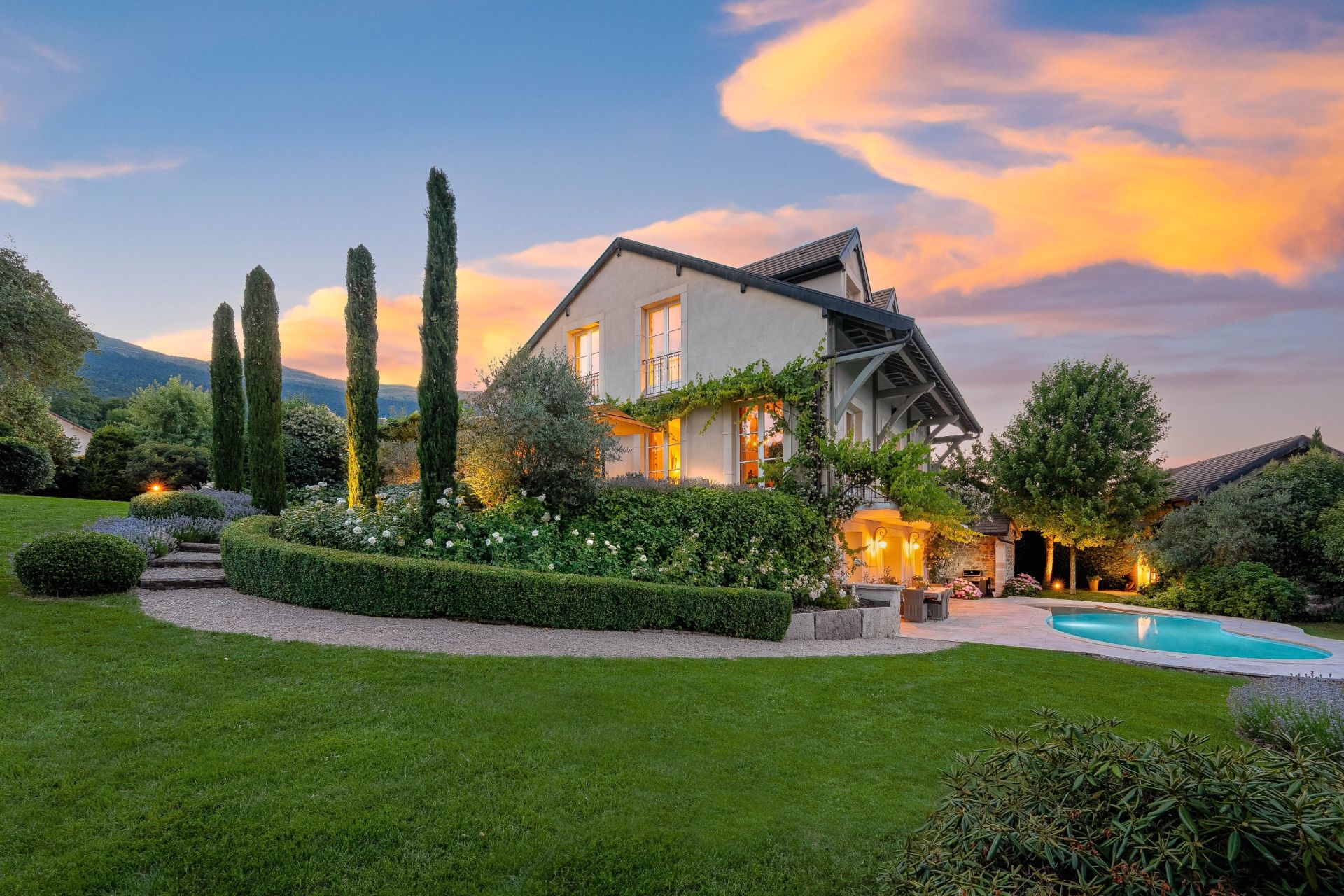 maison de luxe 10 Pièces en vente sur CHEVRY (01170)