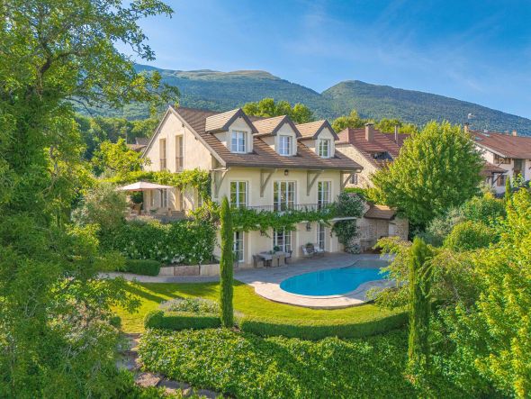 Vente Maison de luxe Chevry 10&nbsp;Pièces 415&nbsp;m²