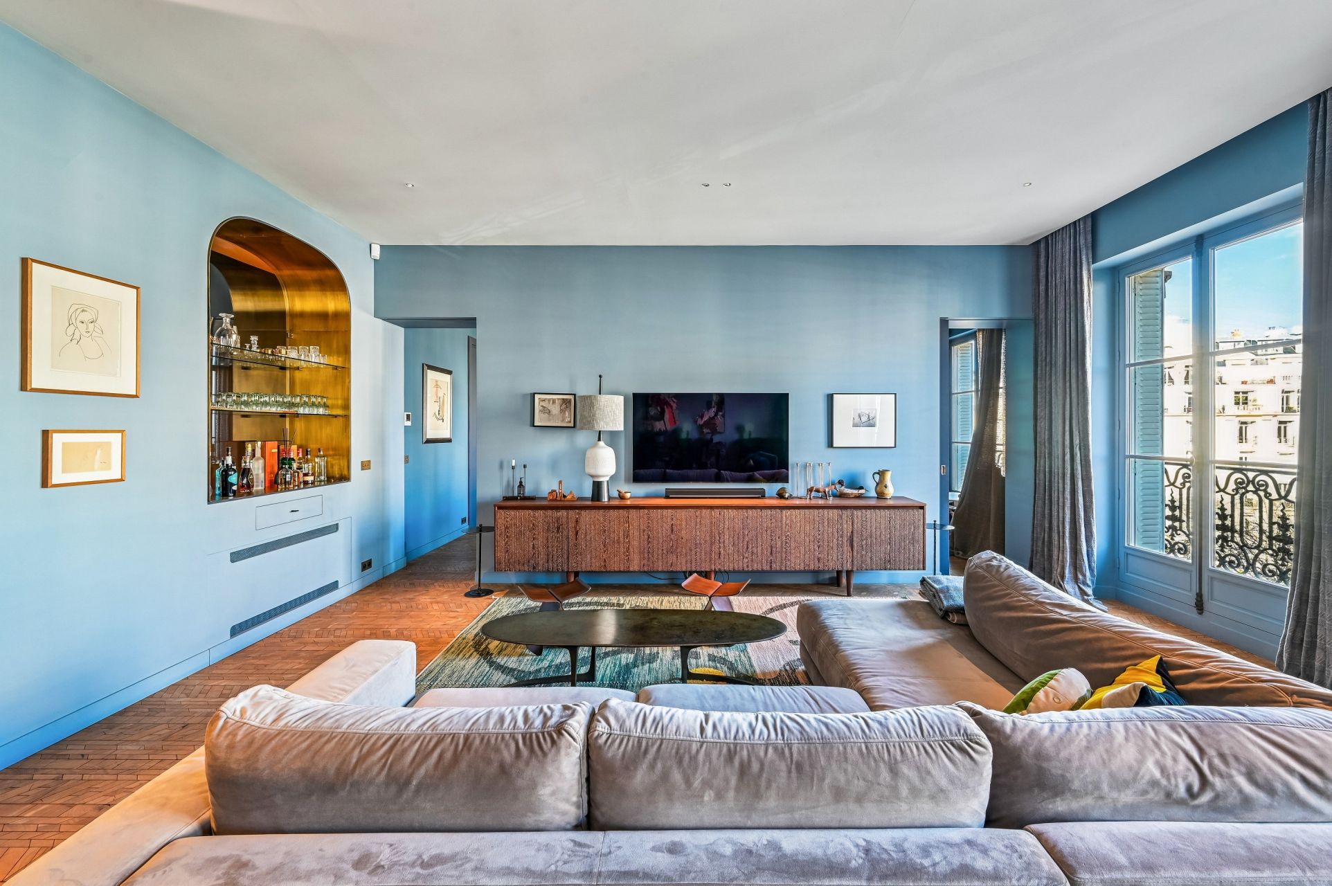 luxury apartment 8 Rooms for sale on PARIS (75016)