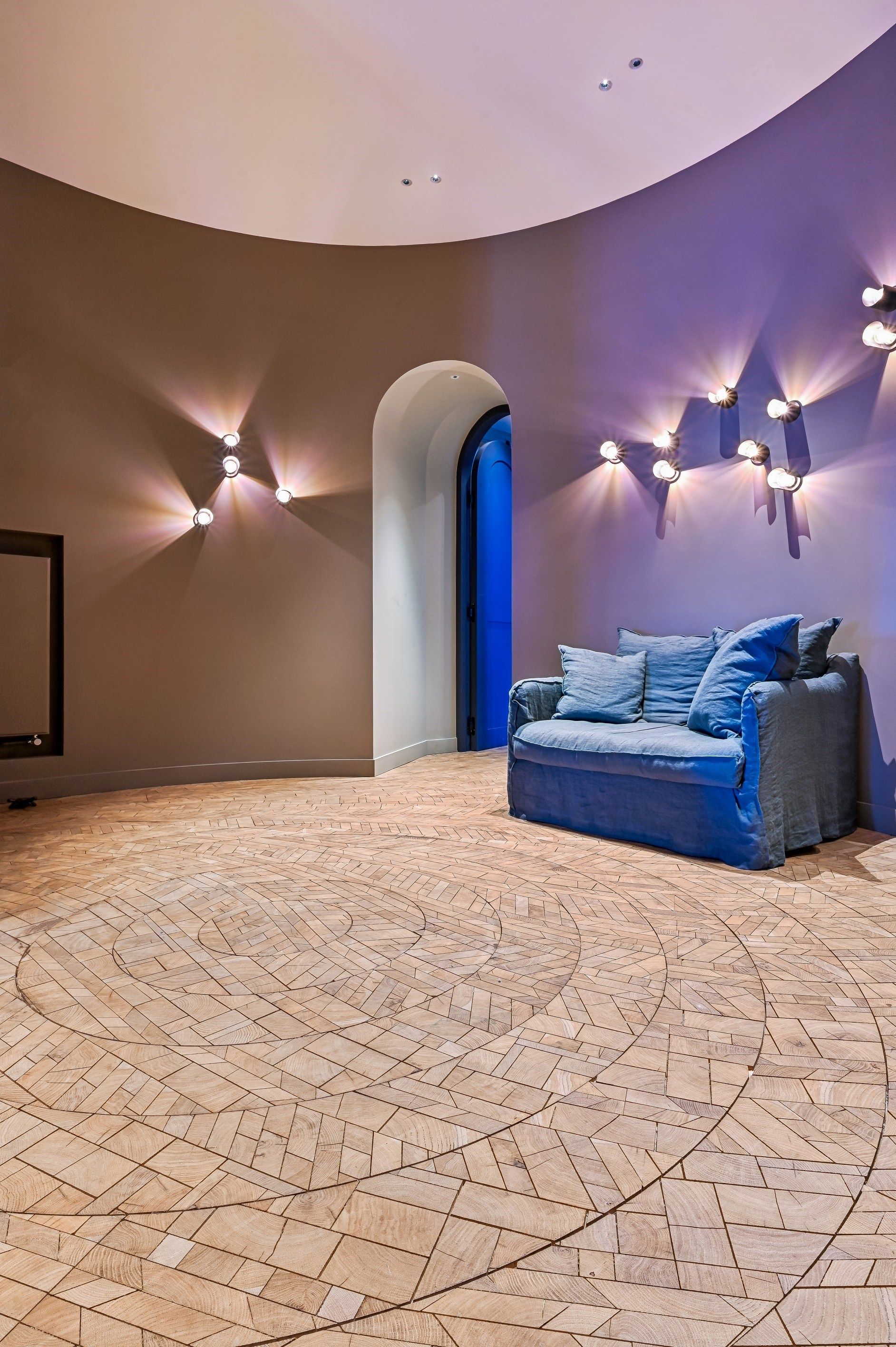 luxury apartment 8 Rooms for sale on PARIS (75016)