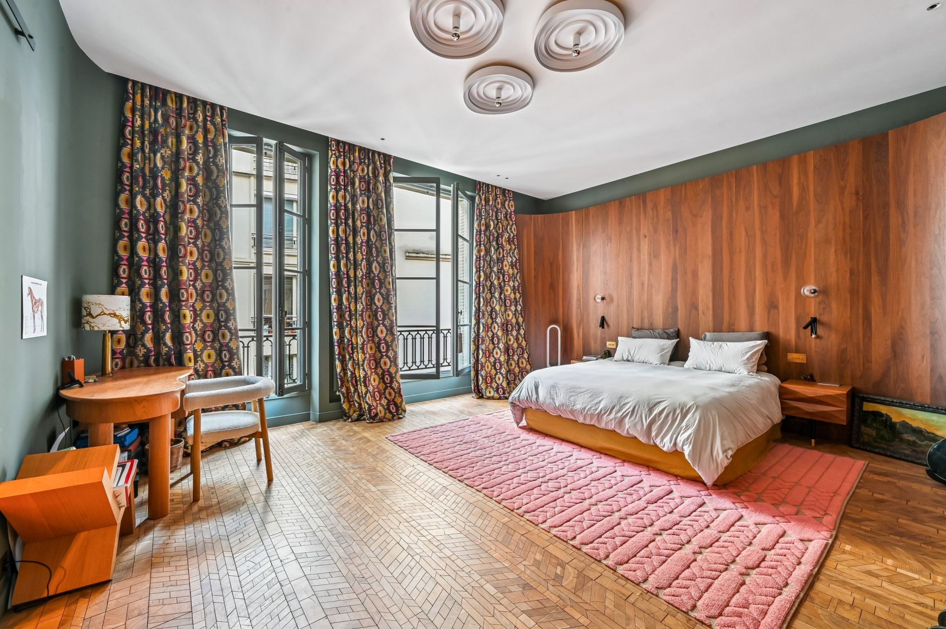 luxury apartment 8 Rooms for sale on PARIS (75016)