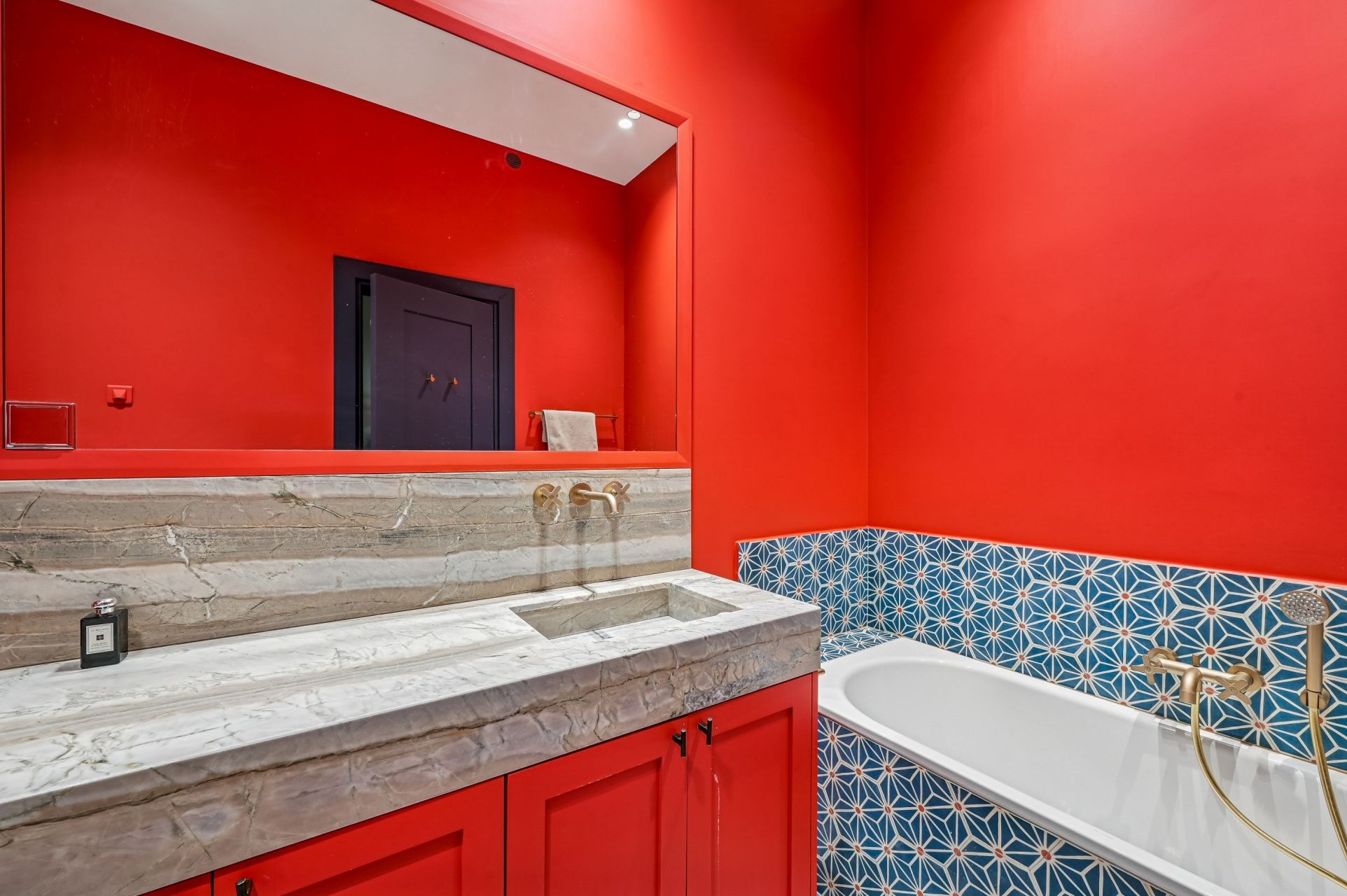 luxury apartment 8 Rooms for sale on PARIS (75016)