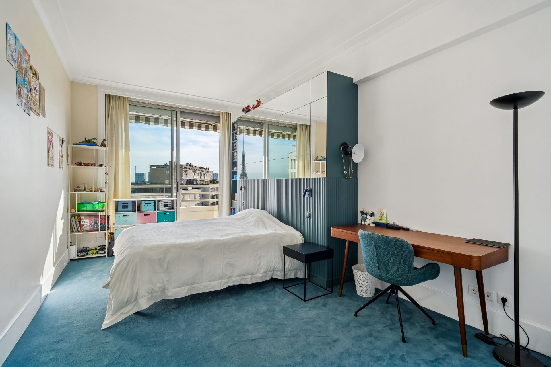 luxury apartment 6 Rooms for sale on PARIS (75016)