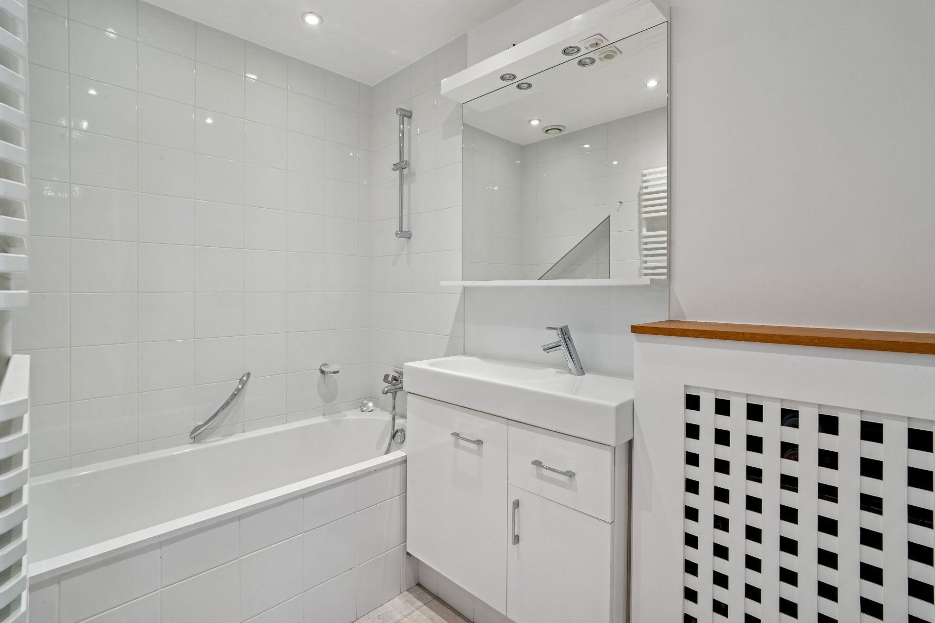 luxury apartment 6 Rooms for sale on PARIS (75016)