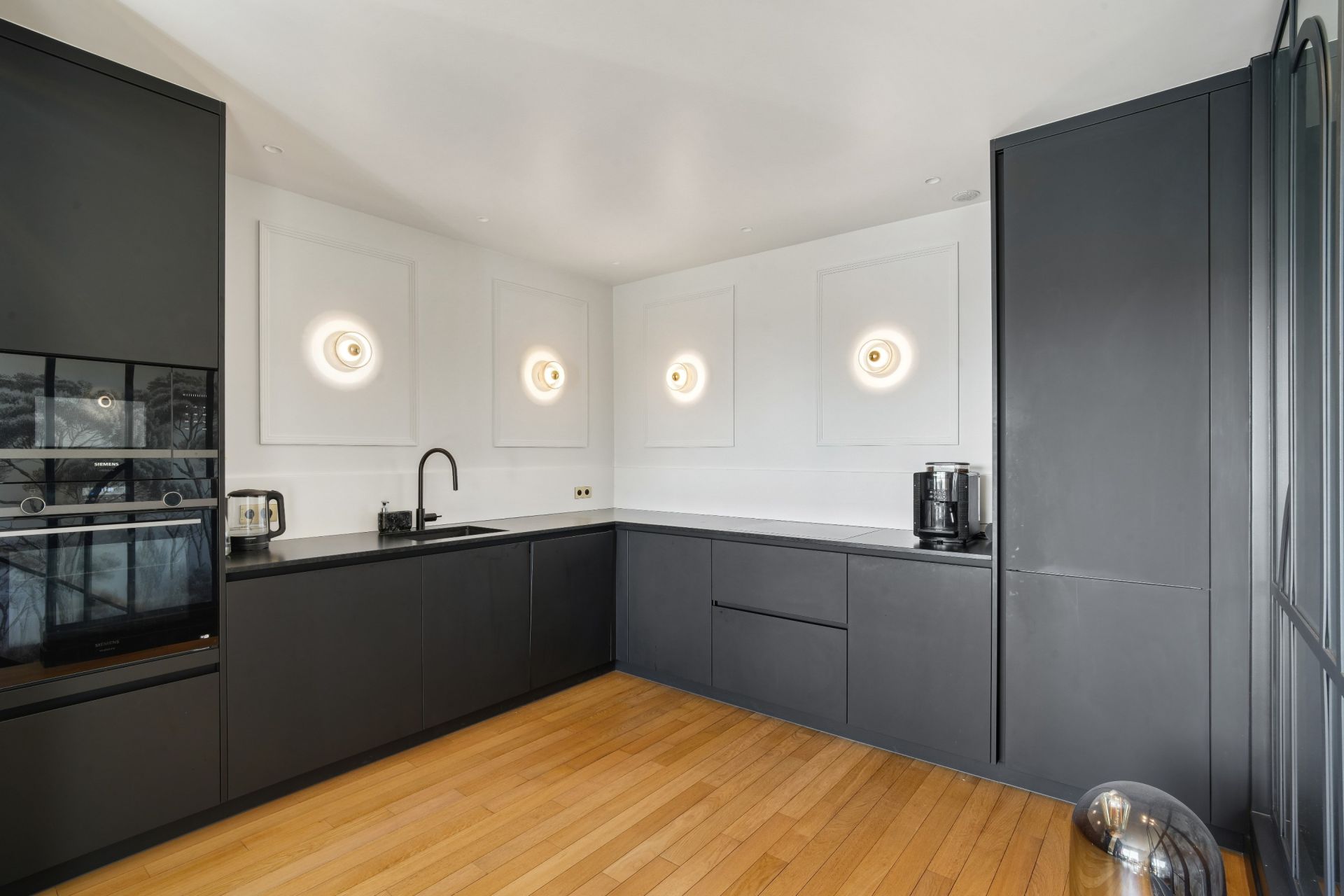 luxury apartment 6 Rooms for sale on PARIS (75016)
