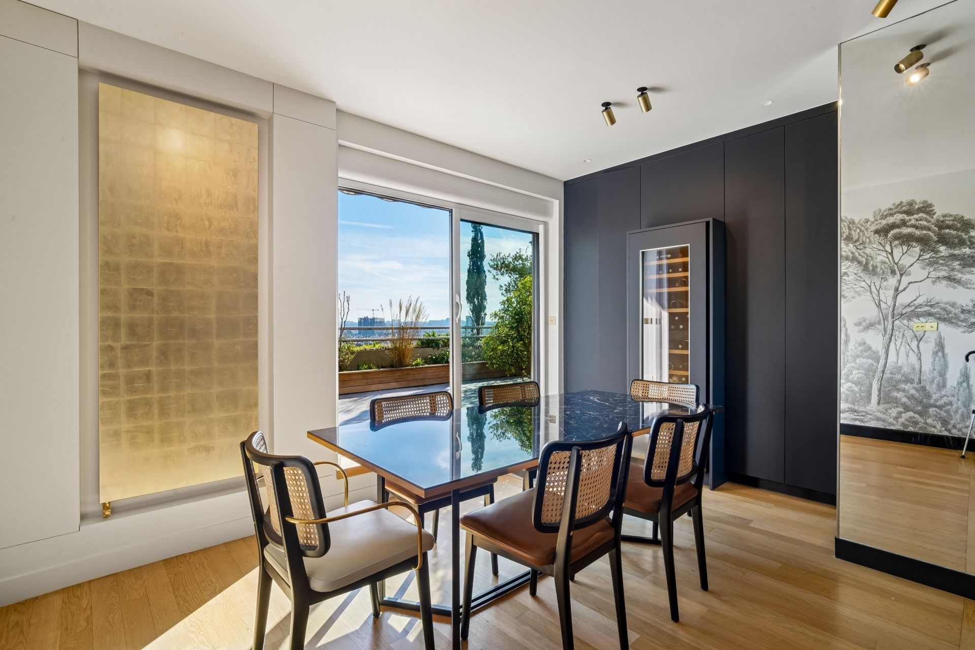 luxury apartment 6 Rooms for sale on PARIS (75016)