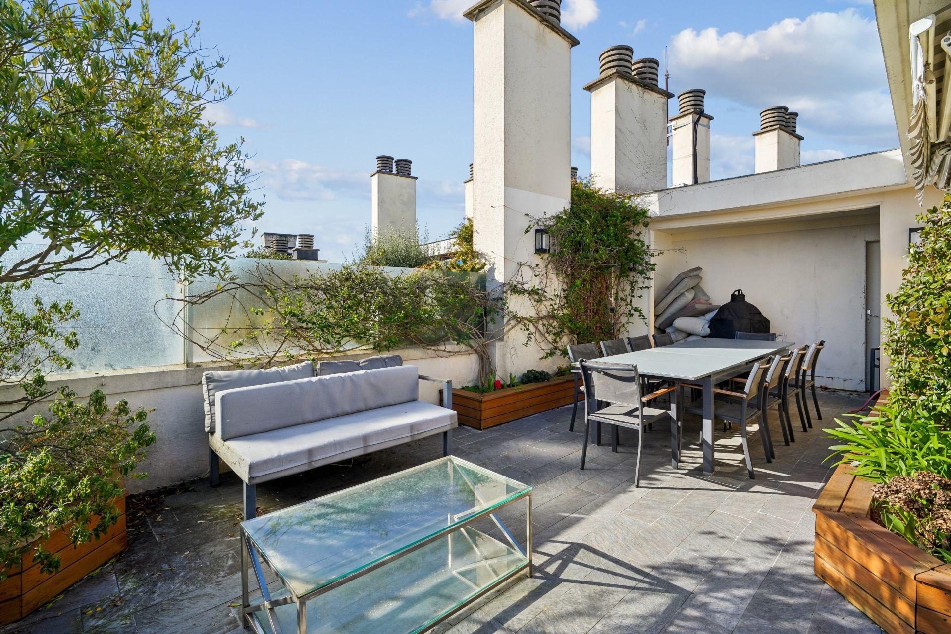 luxury apartment 6 Rooms for sale on PARIS (75016)