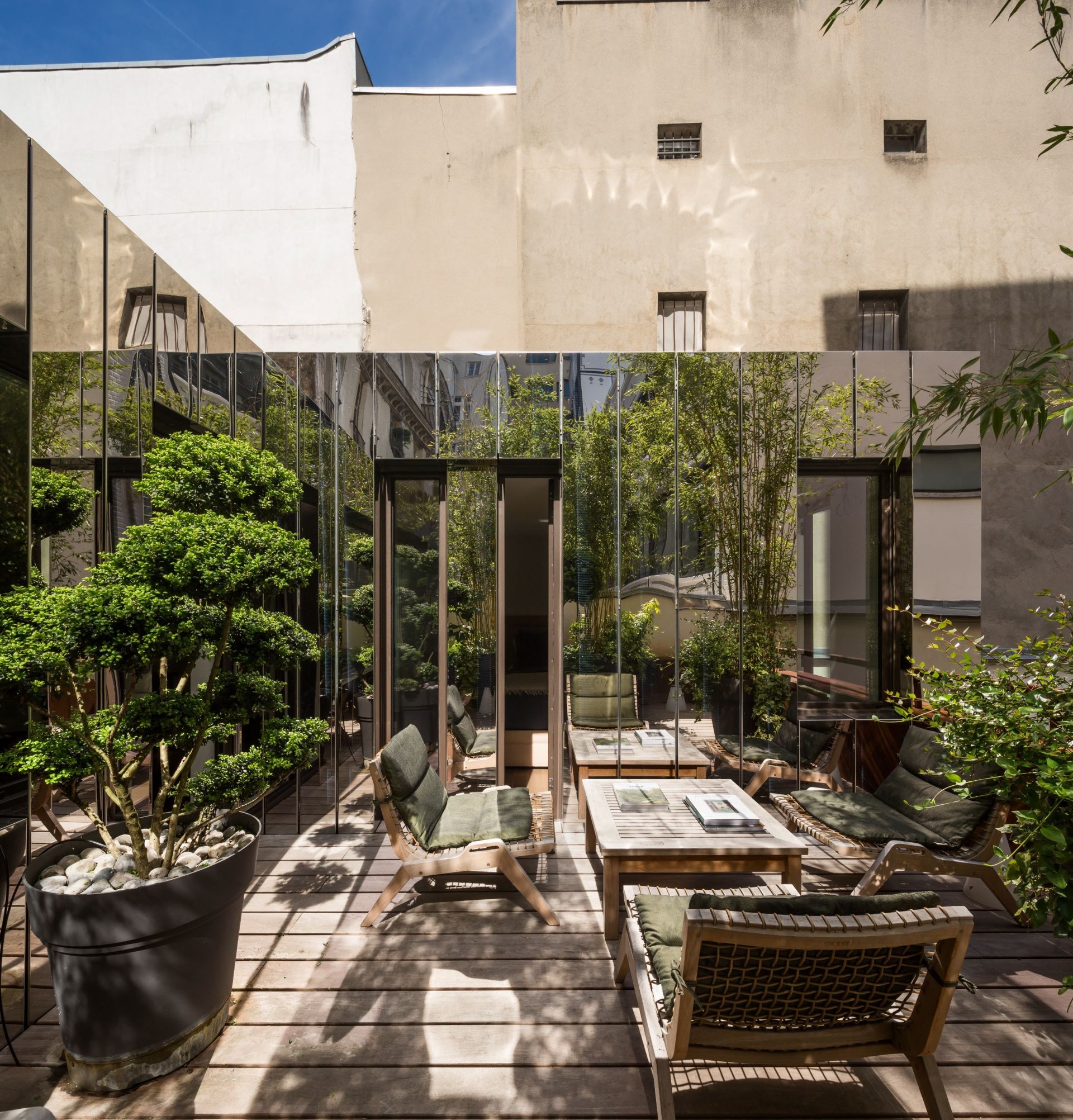 contemporary house 8 Rooms for sale on PARIS (75001)