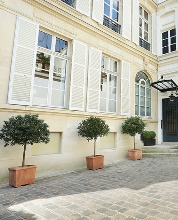 luxury apartment 6 Rooms for sale on PARIS (75007)