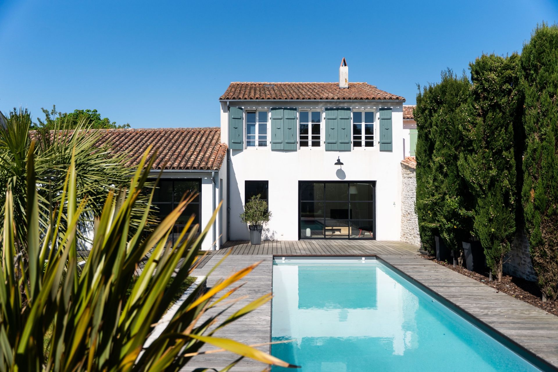 luxury house 7 Rooms for sale on LA FLOTTE (17630)