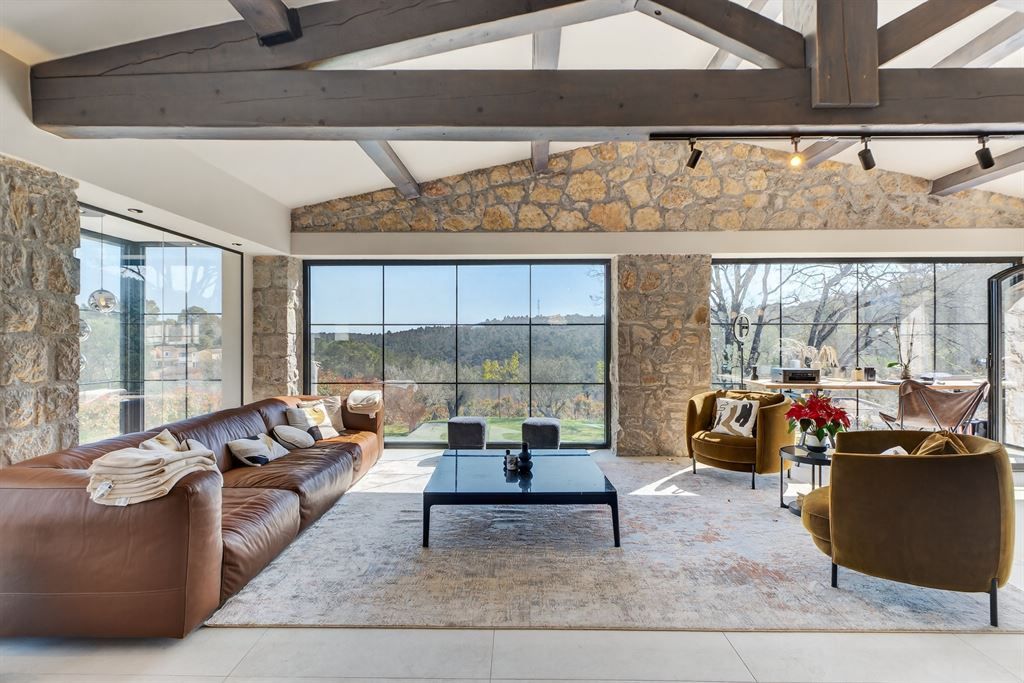 luxury villa 7 Rooms for sale on VALBONNE (06560)