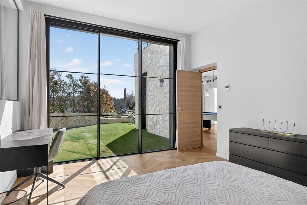 luxury villa 7 Rooms for sale on VALBONNE (06560)