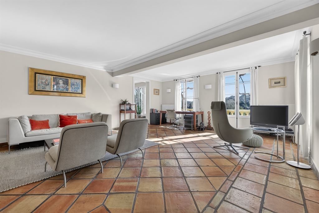 luxury villa 6 Rooms for sale on BIOT (06410)