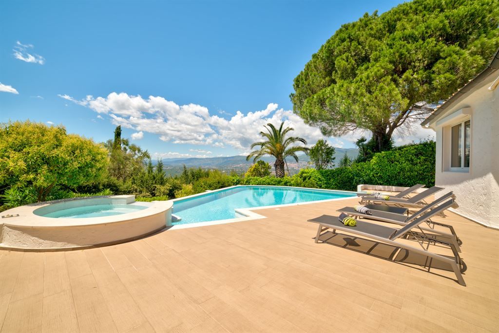 luxury villa 16 Rooms for sale on MOUANS SARTOUX (06370)