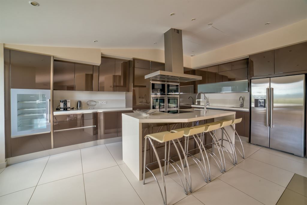 luxury villa 16 Rooms for sale on MOUANS SARTOUX (06370)