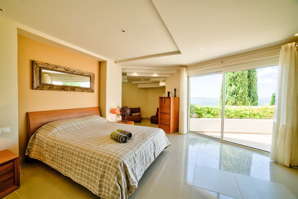 luxury villa 16 Rooms for sale on MOUANS SARTOUX (06370)