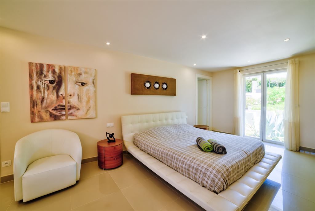 luxury villa 16 Rooms for sale on MOUANS SARTOUX (06370)