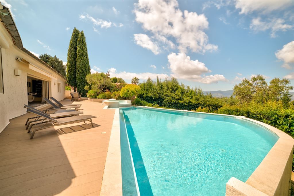 luxury villa 16 Rooms for sale on MOUANS SARTOUX (06370)