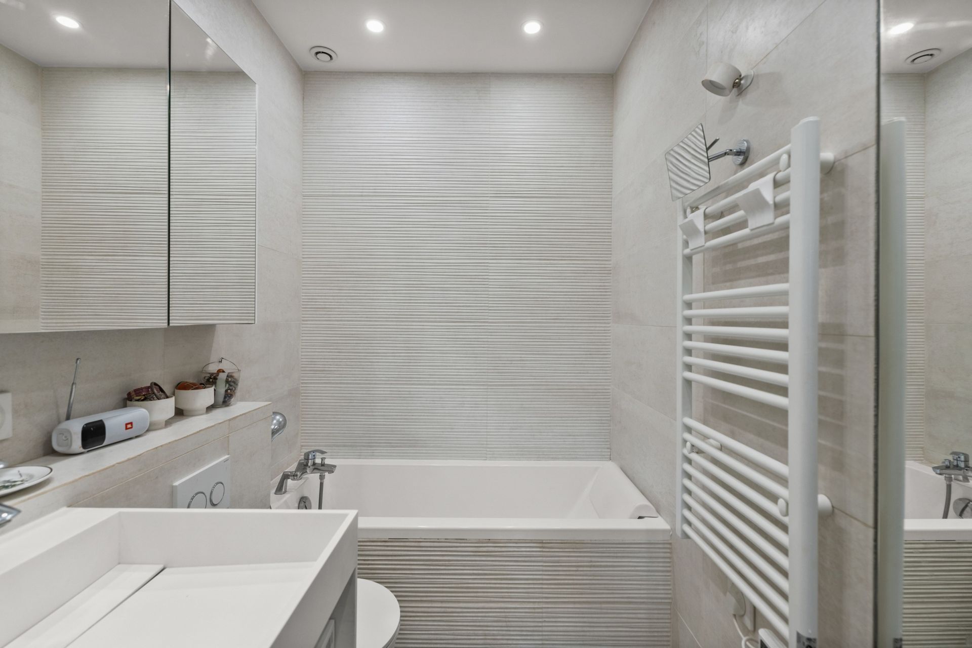 luxury apartment 3 Rooms for sale on LE CANNET (06110)