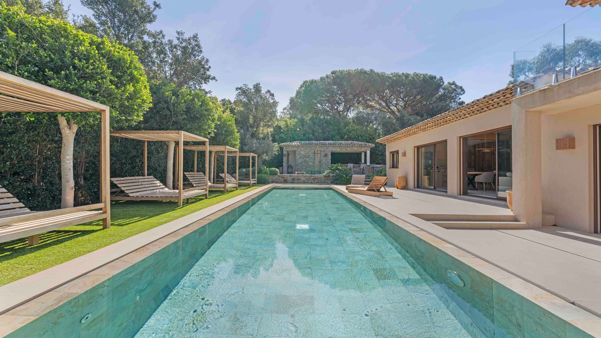 maison contemporaine 9 Pièces en vente sur RAMATUELLE (83350)