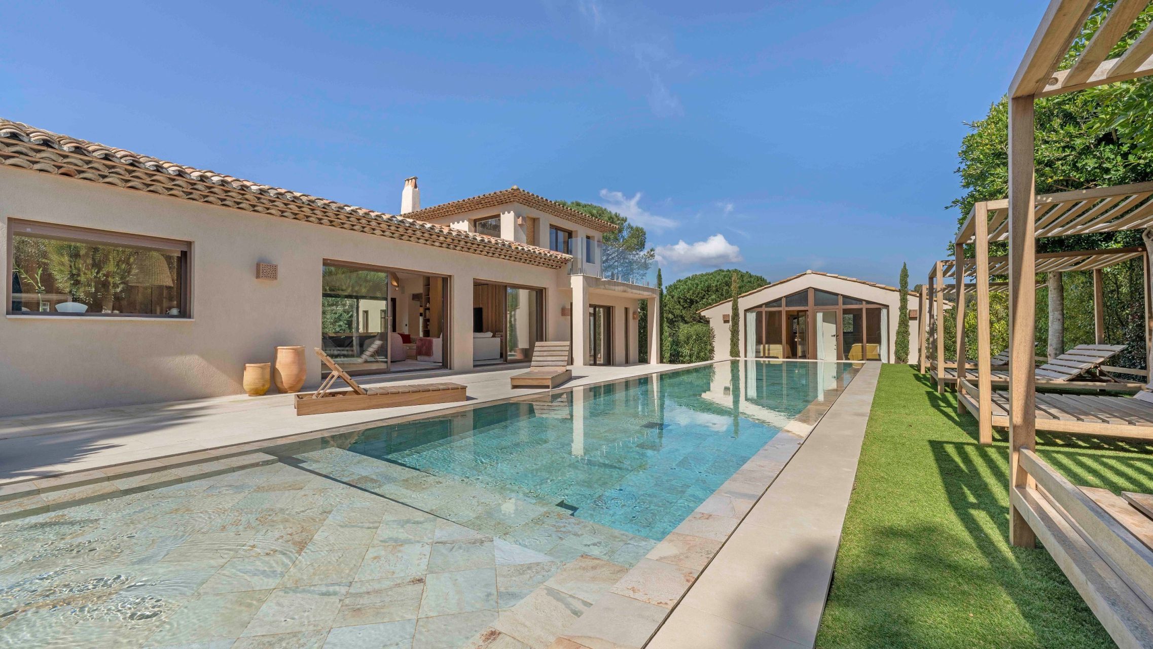maison contemporaine 9 Pièces en vente sur RAMATUELLE (83350)