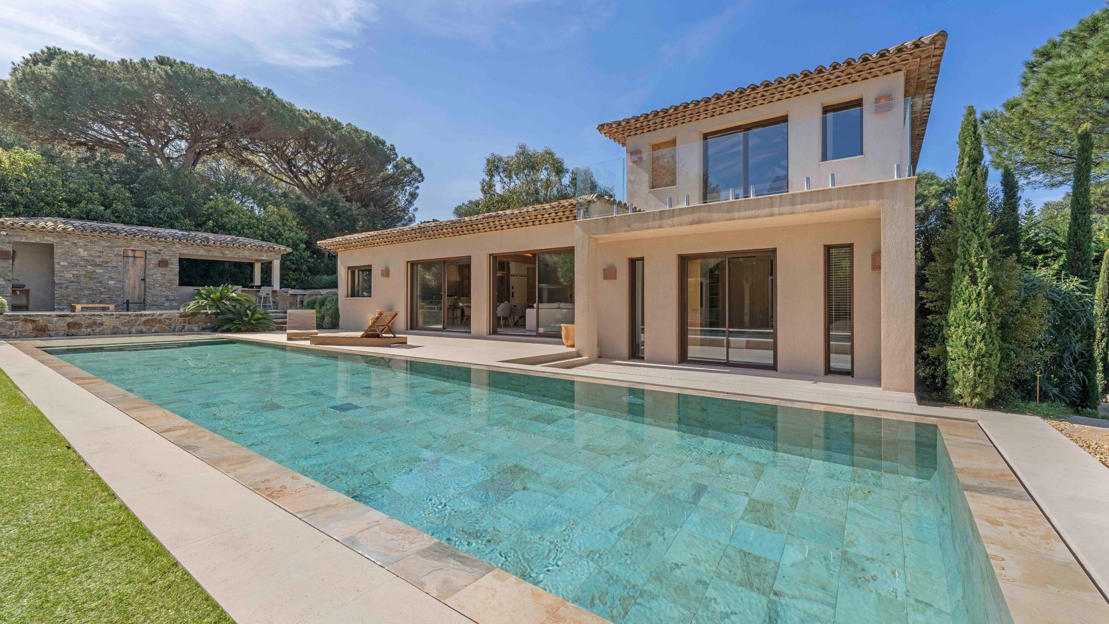 maison contemporaine 9 Pièces en vente sur RAMATUELLE (83350)