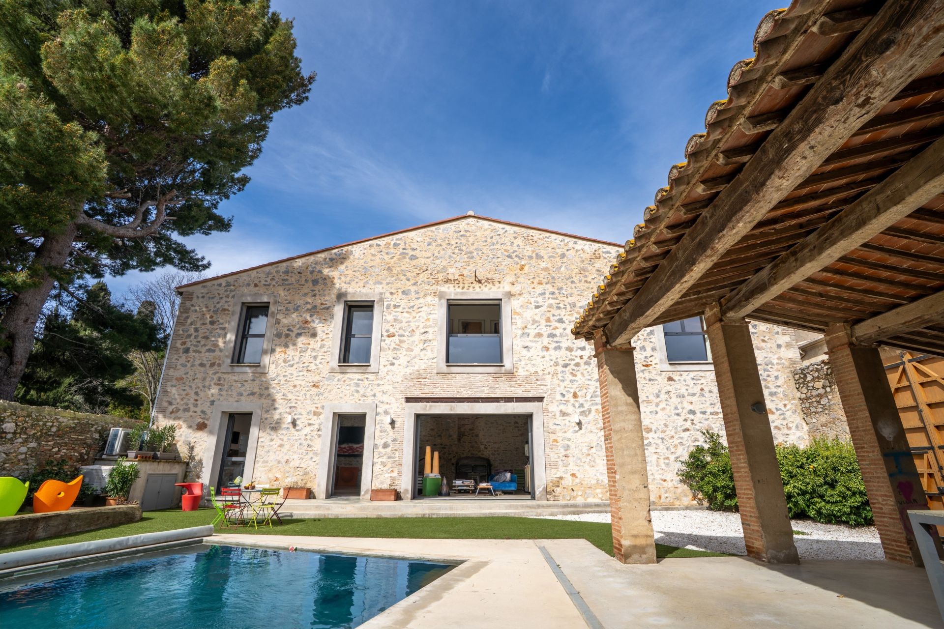 luxury house 6 Rooms for sale on PERPIGNAN (66000)