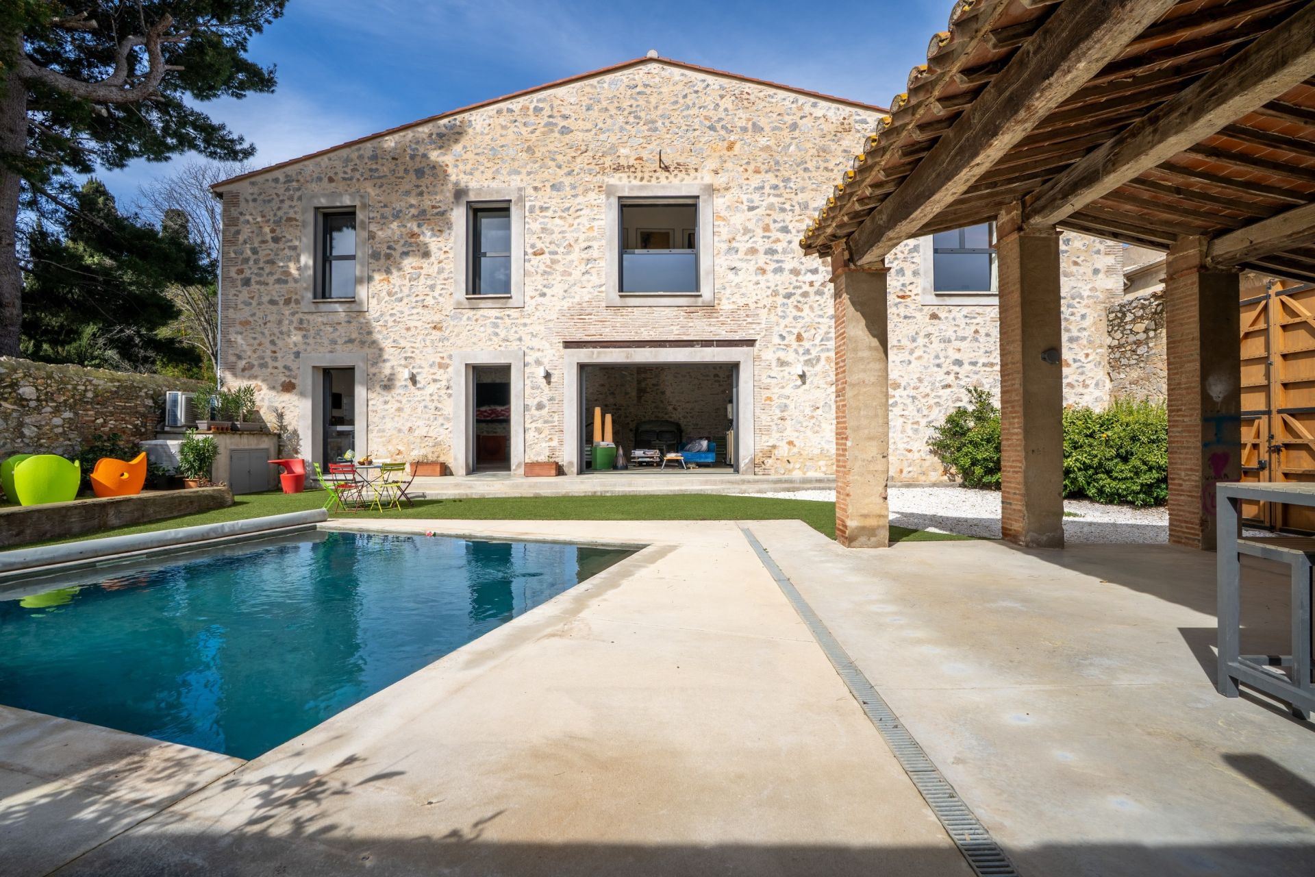 luxury house 6 Rooms for sale on PERPIGNAN (66000)