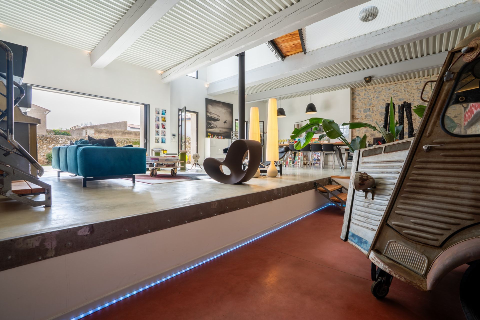 luxury house 6 Rooms for sale on PERPIGNAN (66000)