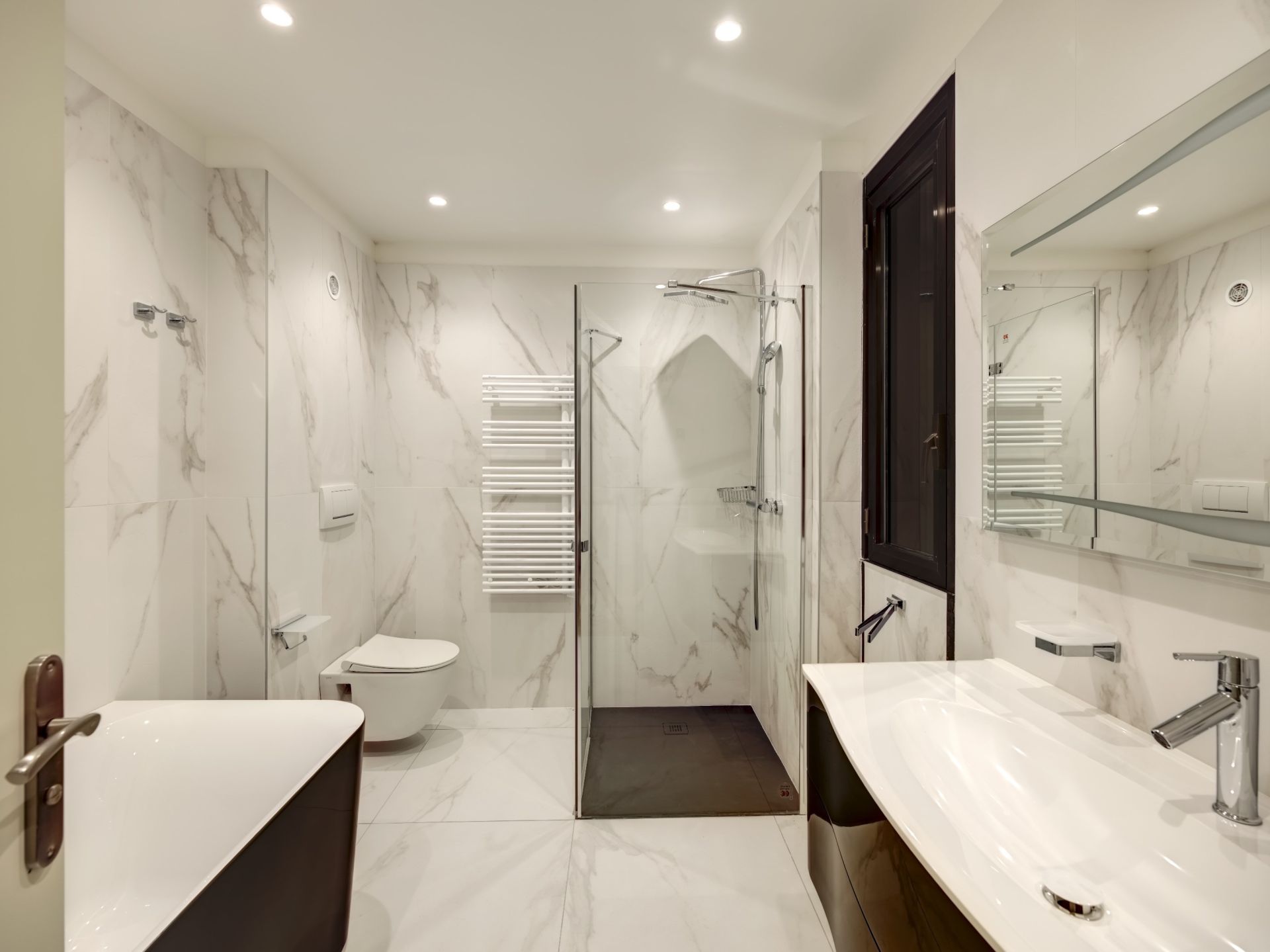 luxury apartment 6 Rooms for sale on CANNES (06400)