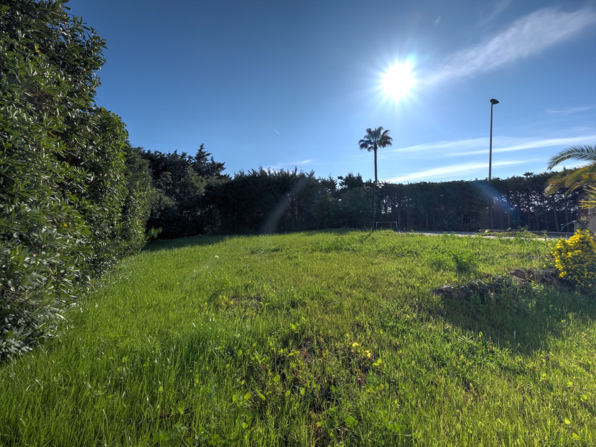 luxury apartment 6 Rooms for sale on CANNES (06400)