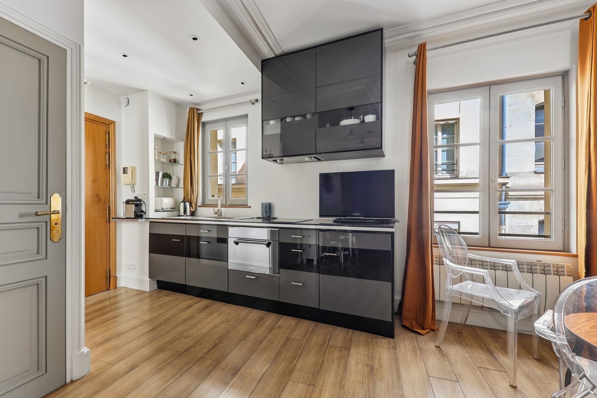 luxury apartment 1 room for sale on PARIS (75008)