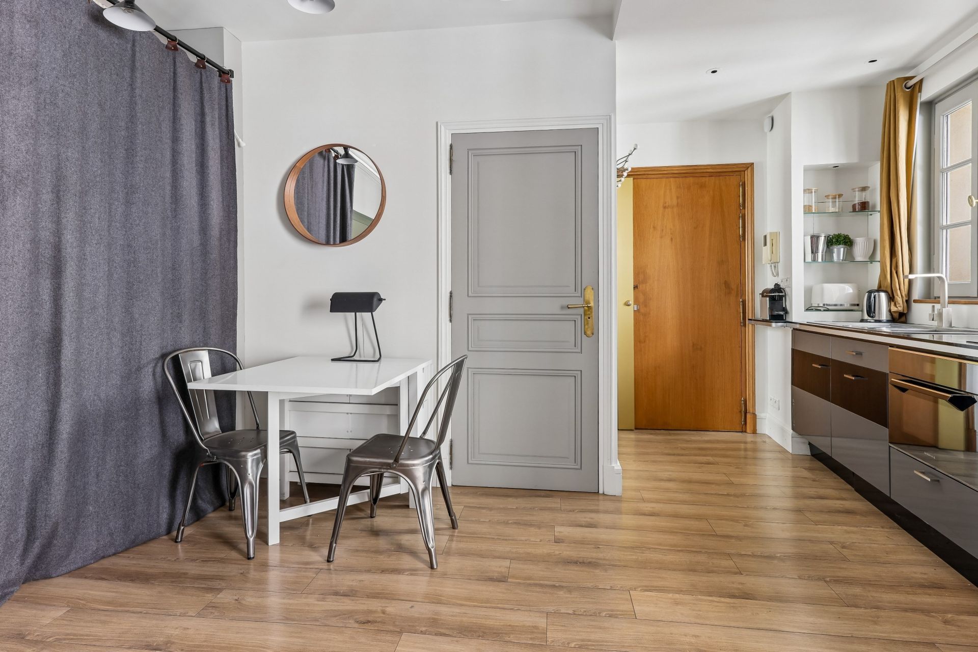 luxury apartment 1 room for sale on PARIS (75008)