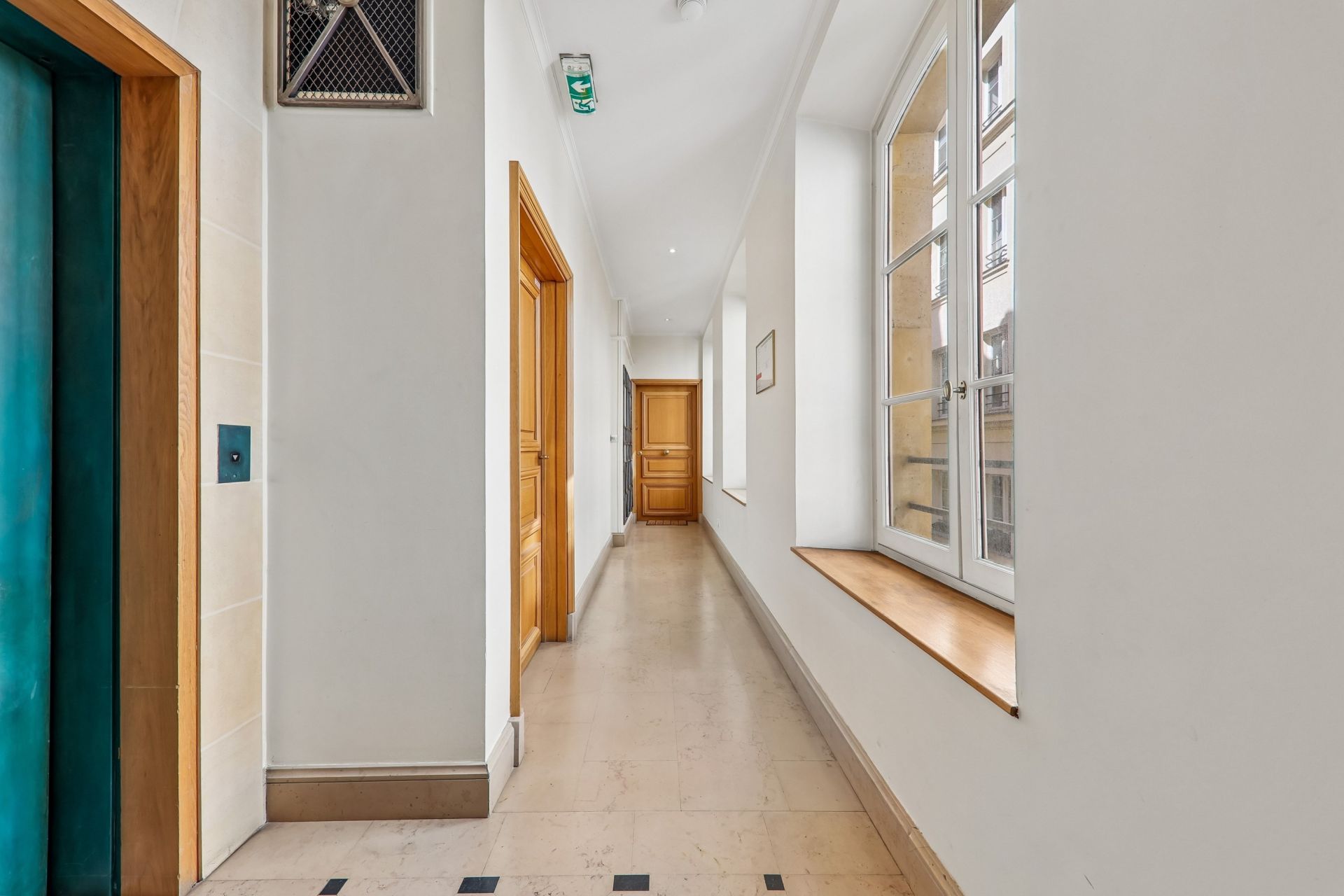 luxury apartment 1 room for sale on PARIS (75008)